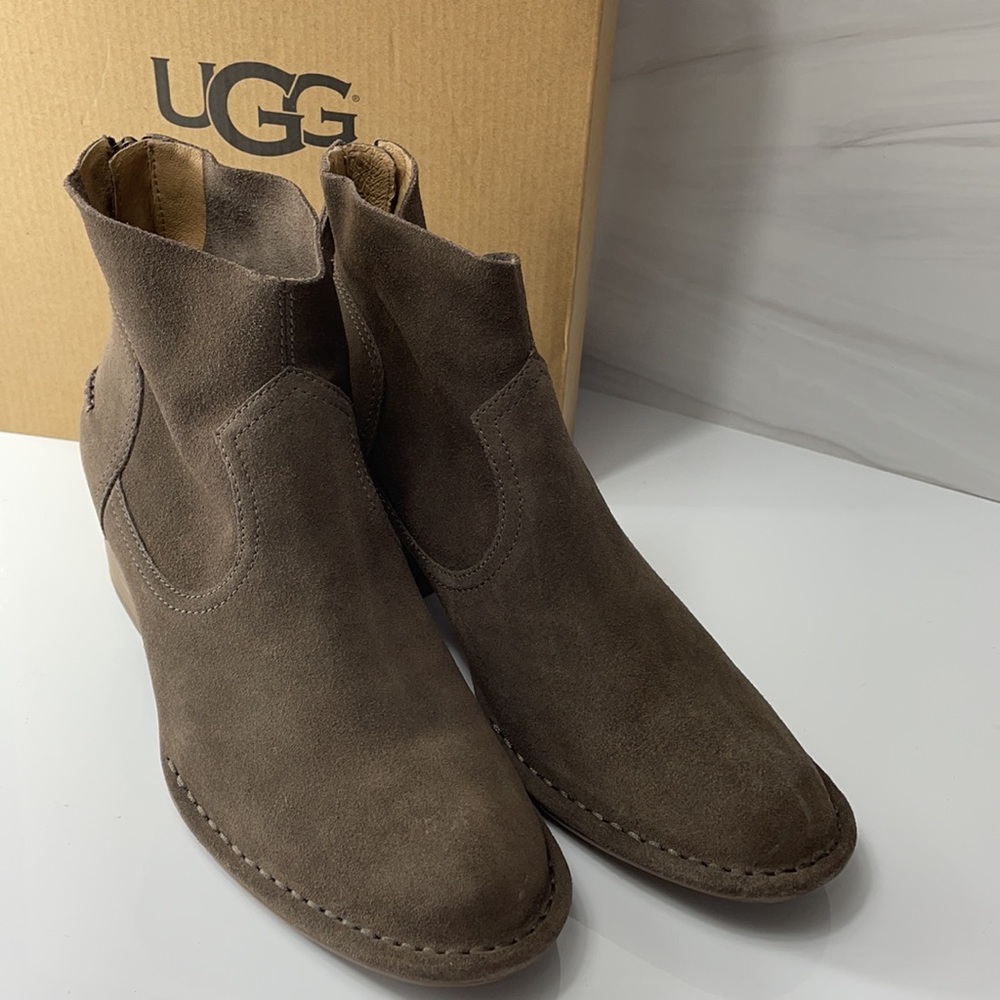 COPY - Genuine Ugg brown boots, S8